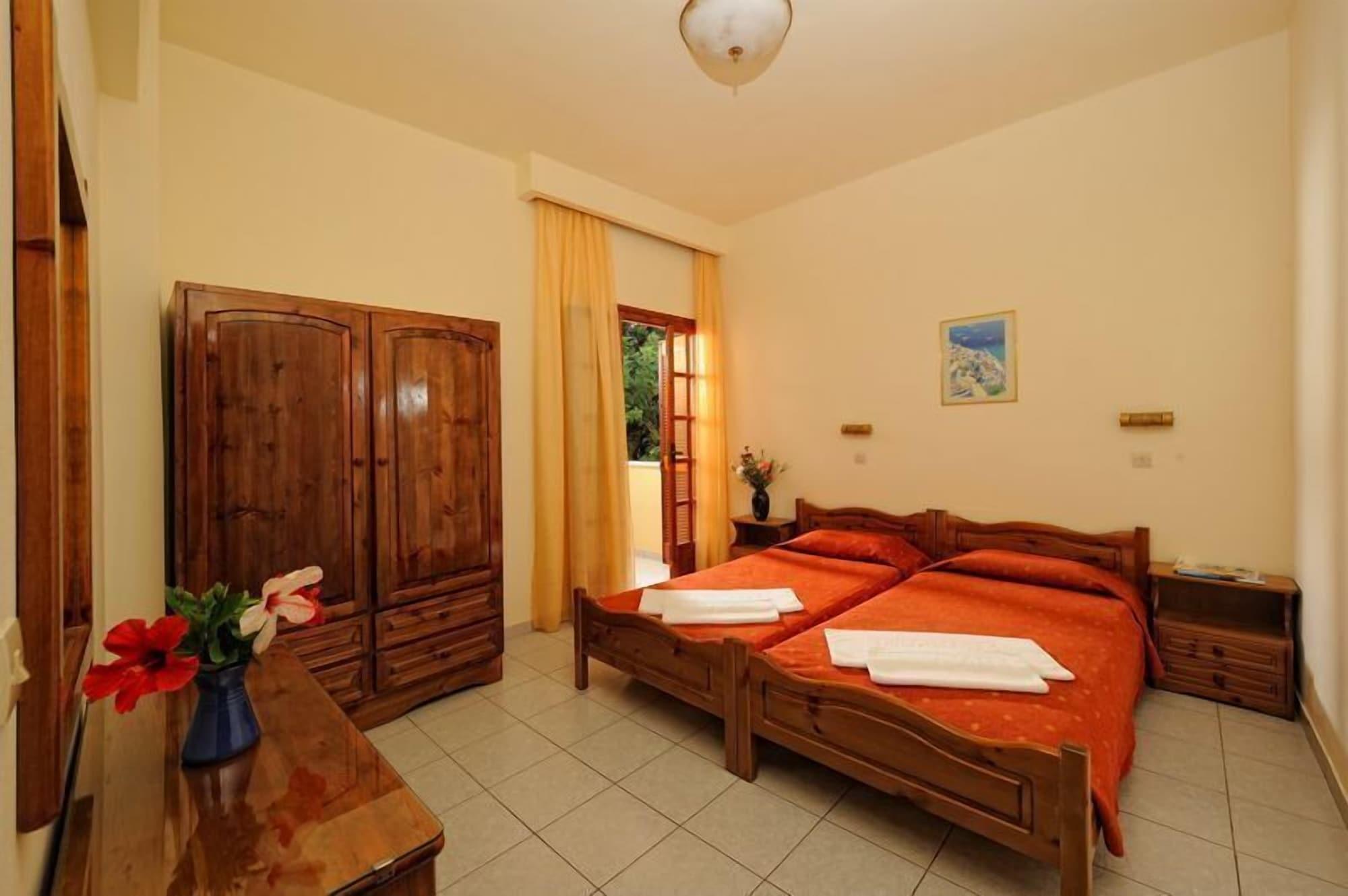 Maria Lambis Aparthotel Stalida Bagian luar foto