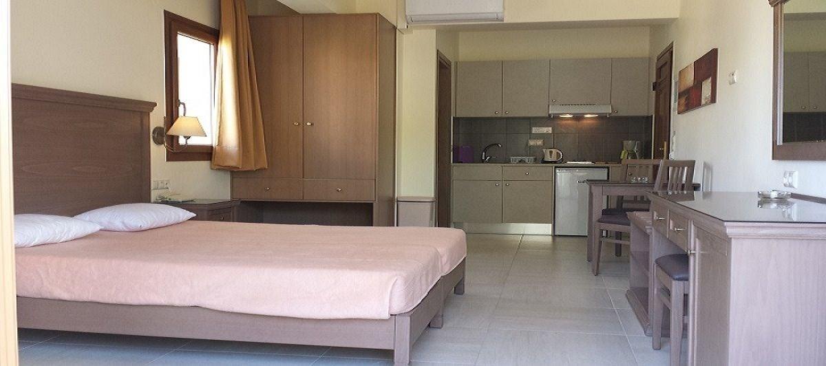 Maria Lambis Aparthotel Stalida Bagian luar foto